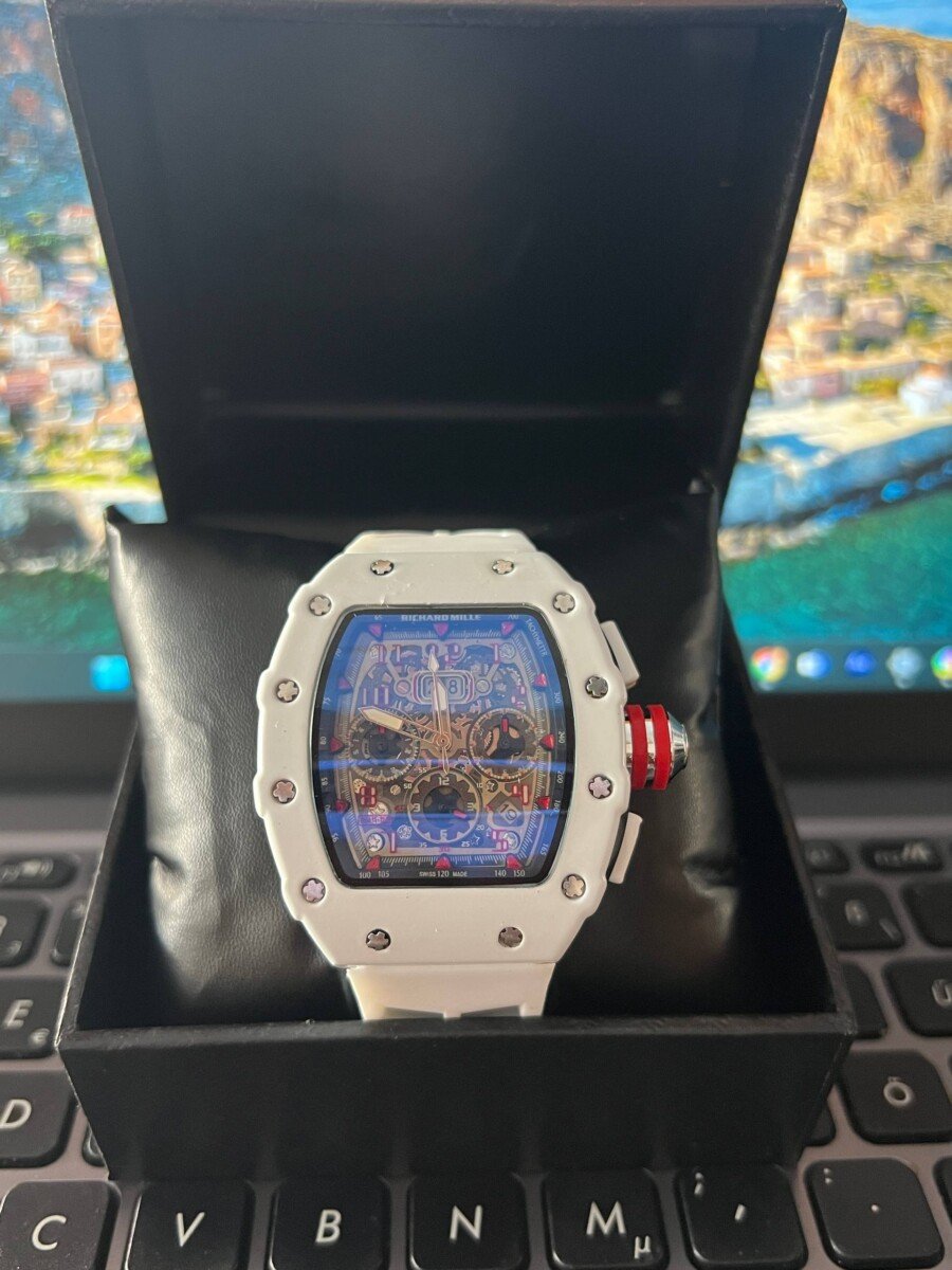 Montre RM – Cadran Squelette Blanc & Rouge Montre RM – Cadran Squelette Blanc & Rouge - Image 2